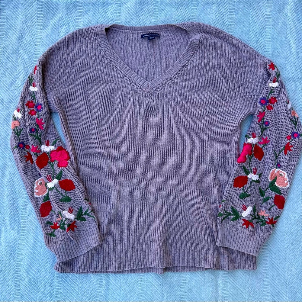 American Eagle floral embroidered sweater